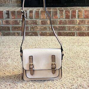 Simply Noelle tan purse with magnetic snaps